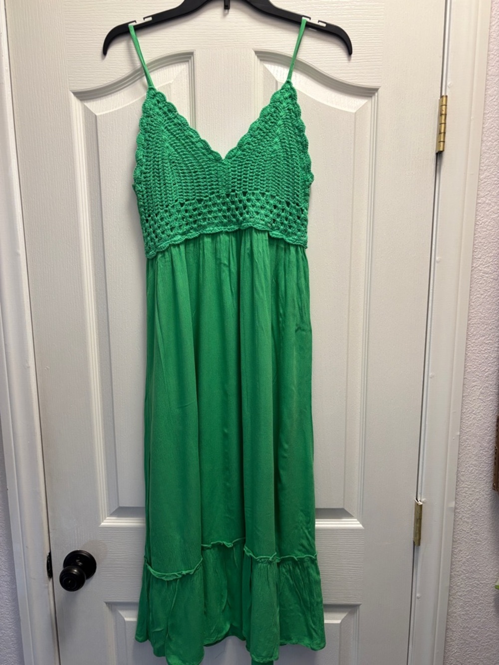 Green Crochet Bodice Spaghetti Strap Maxi Dress